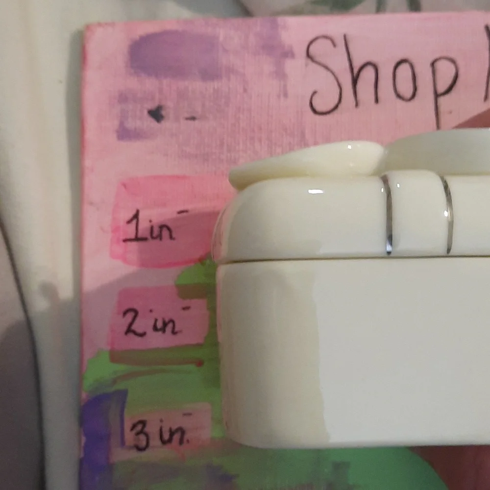 Beautiful glazed porcelain cream with silver trim bow small jewelry organizer